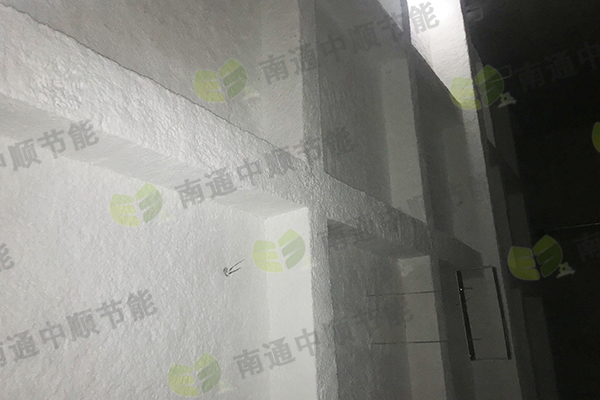 1593742306101874.jpg 玻璃棉喷涂6.jpg