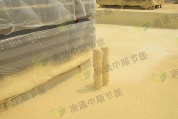 聚氨酯喷涂.jpg 聚氨酯喷涂.jpg
